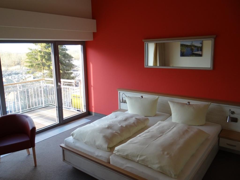 Hotel und Restaurant Am Peenetal Liepen  Kamer foto