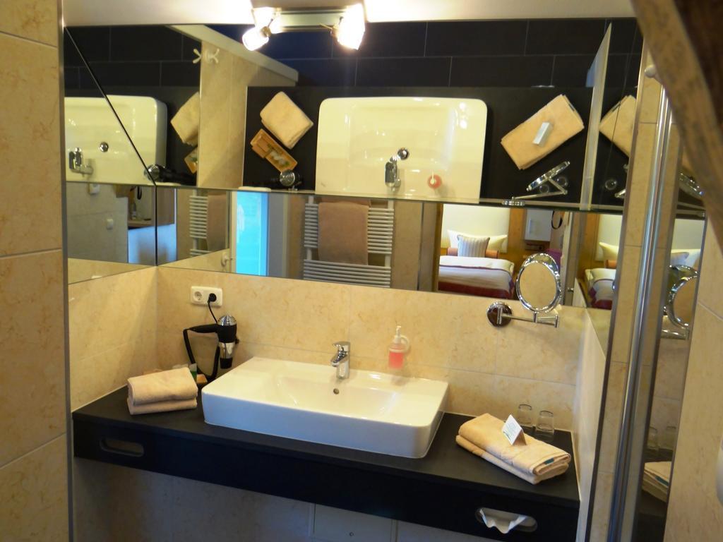 Hotel und Restaurant Am Peenetal Liepen  Kamer foto